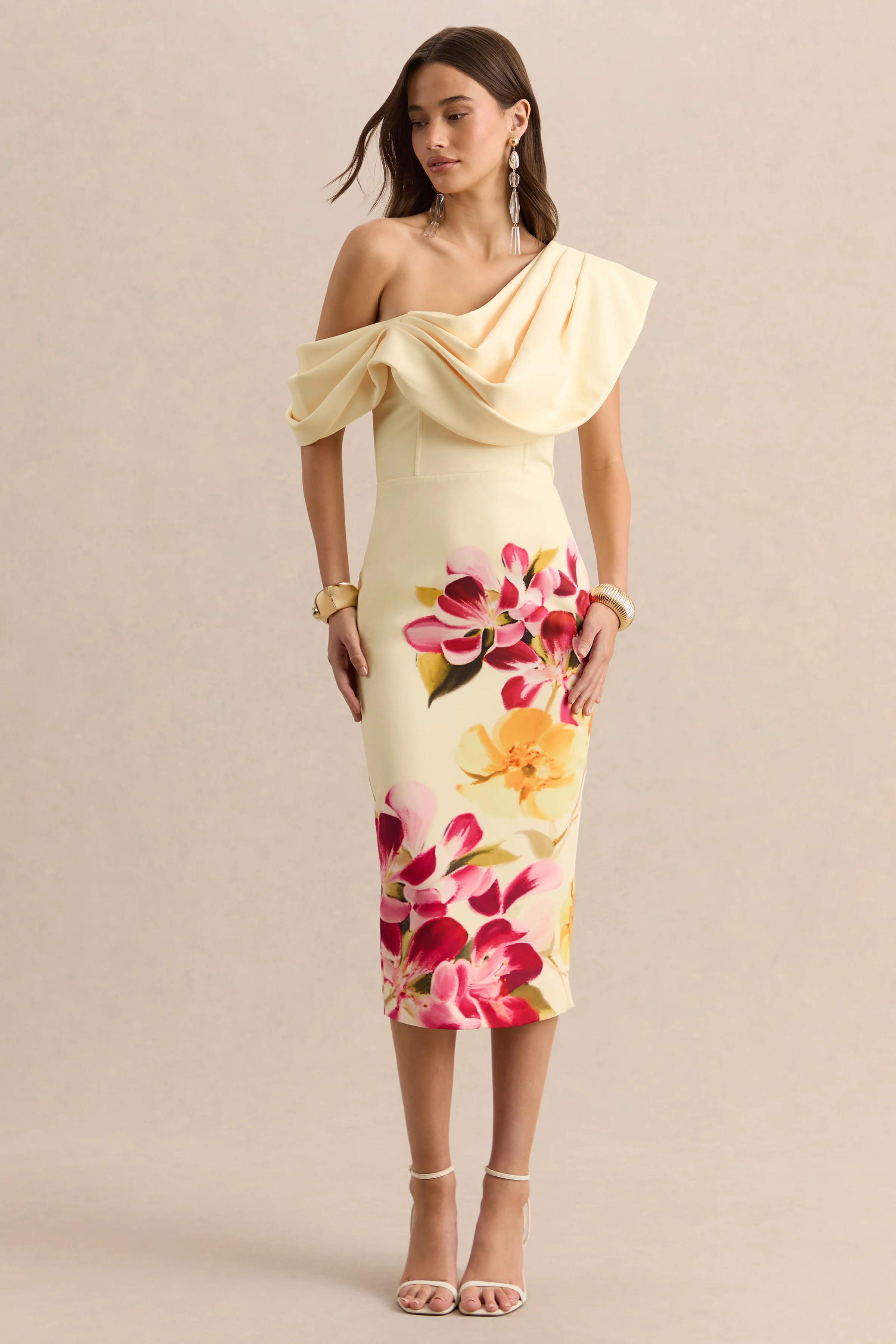 Adrina | Robe mi-longue à une épaule drapée avec imprimé floral rose fuchsia et citron - Image 4