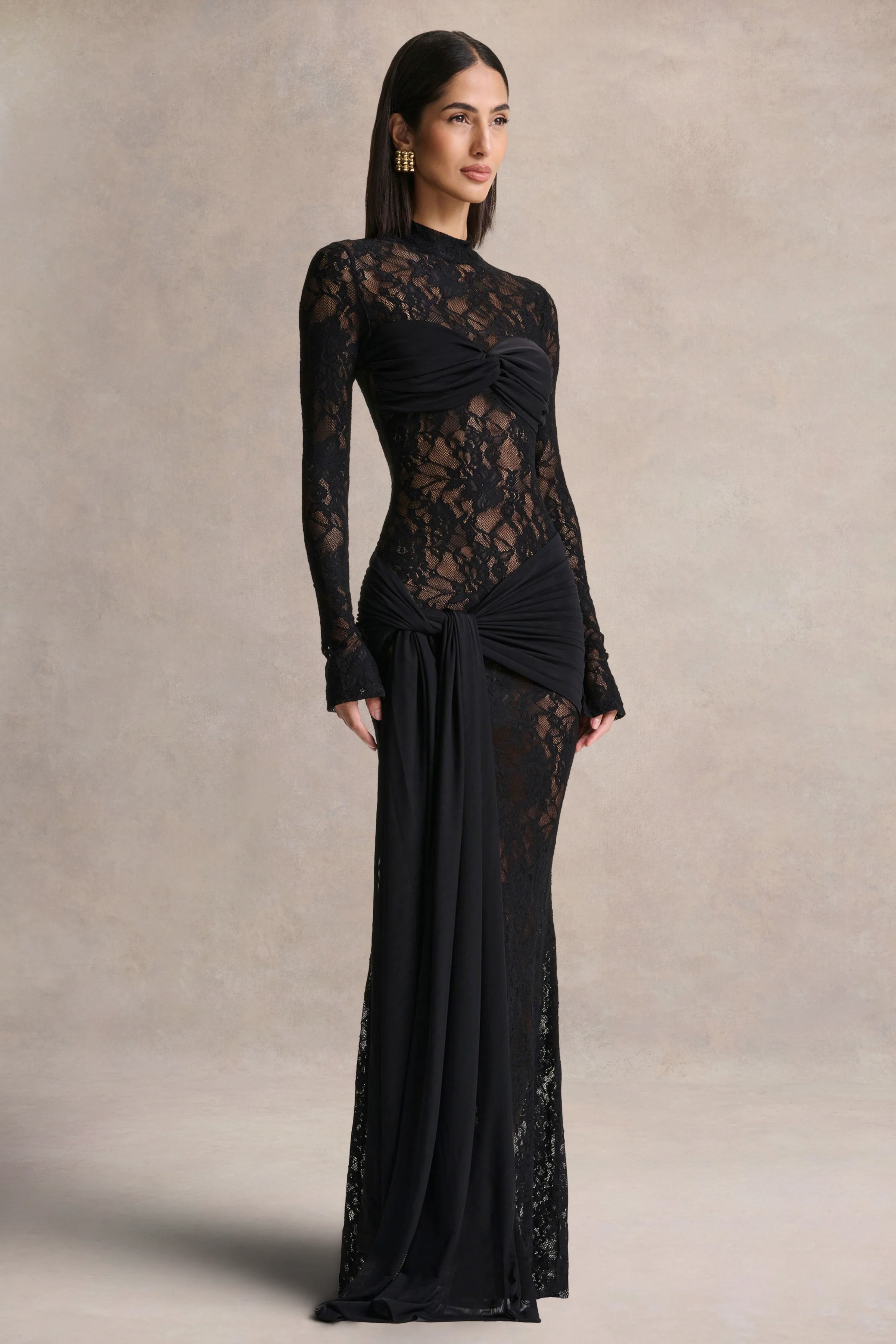 Akira | Robe longue noire en dentelle - Image 5