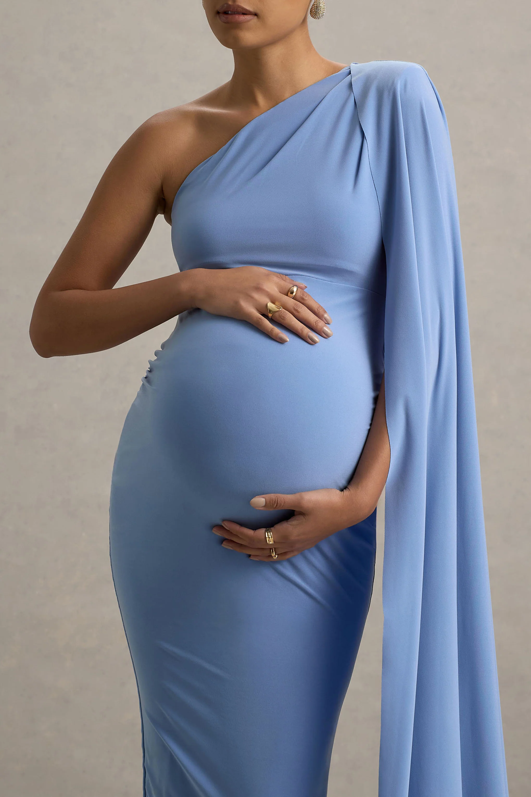 Amaryllis | Robe longue de maternité asymétrique à manches cape bleu poudré - Image 3