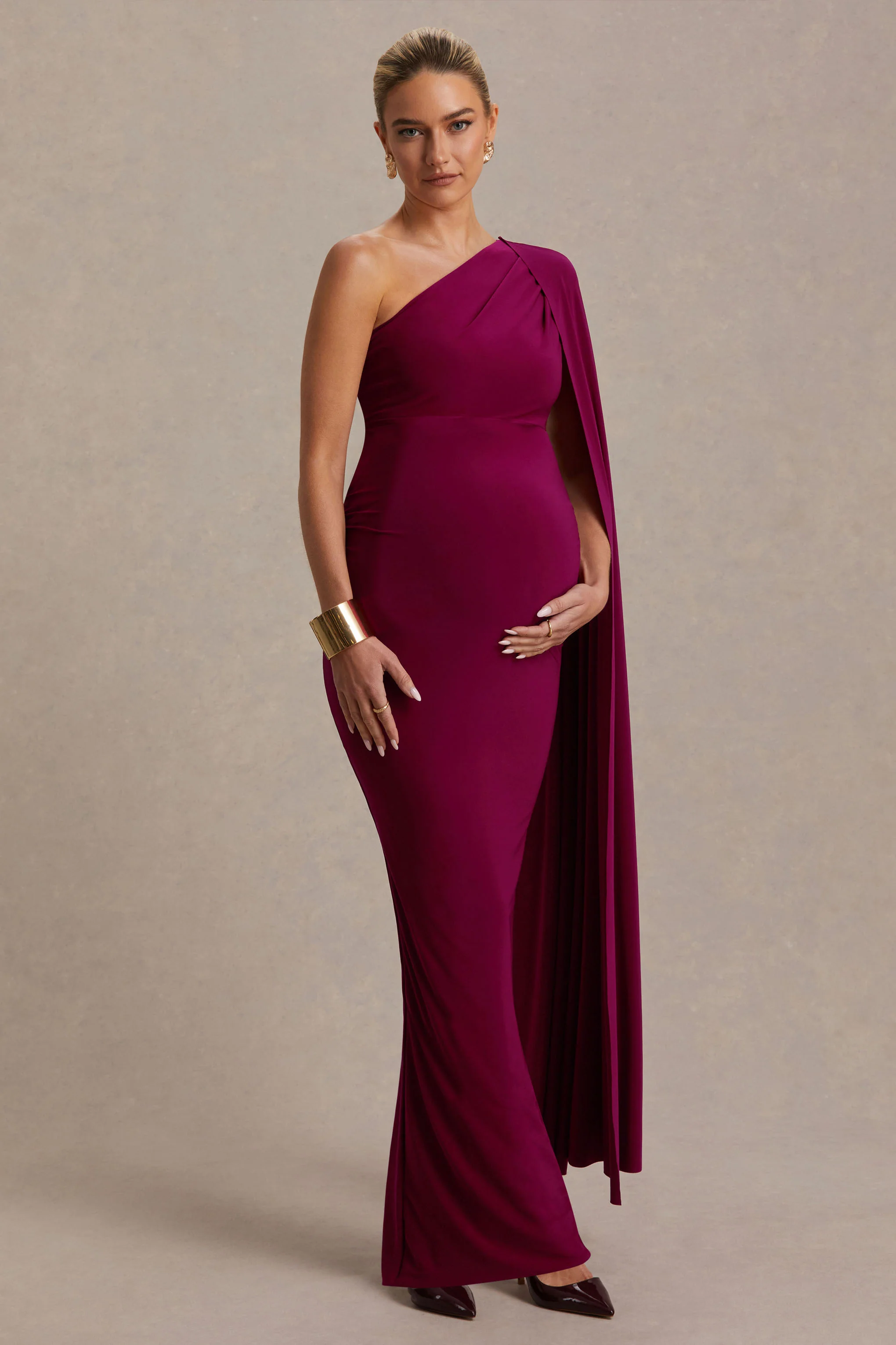 Amaryllis | Robe longue de maternité couleur baies asymétrique à une épaule avec manche cape - Image 4