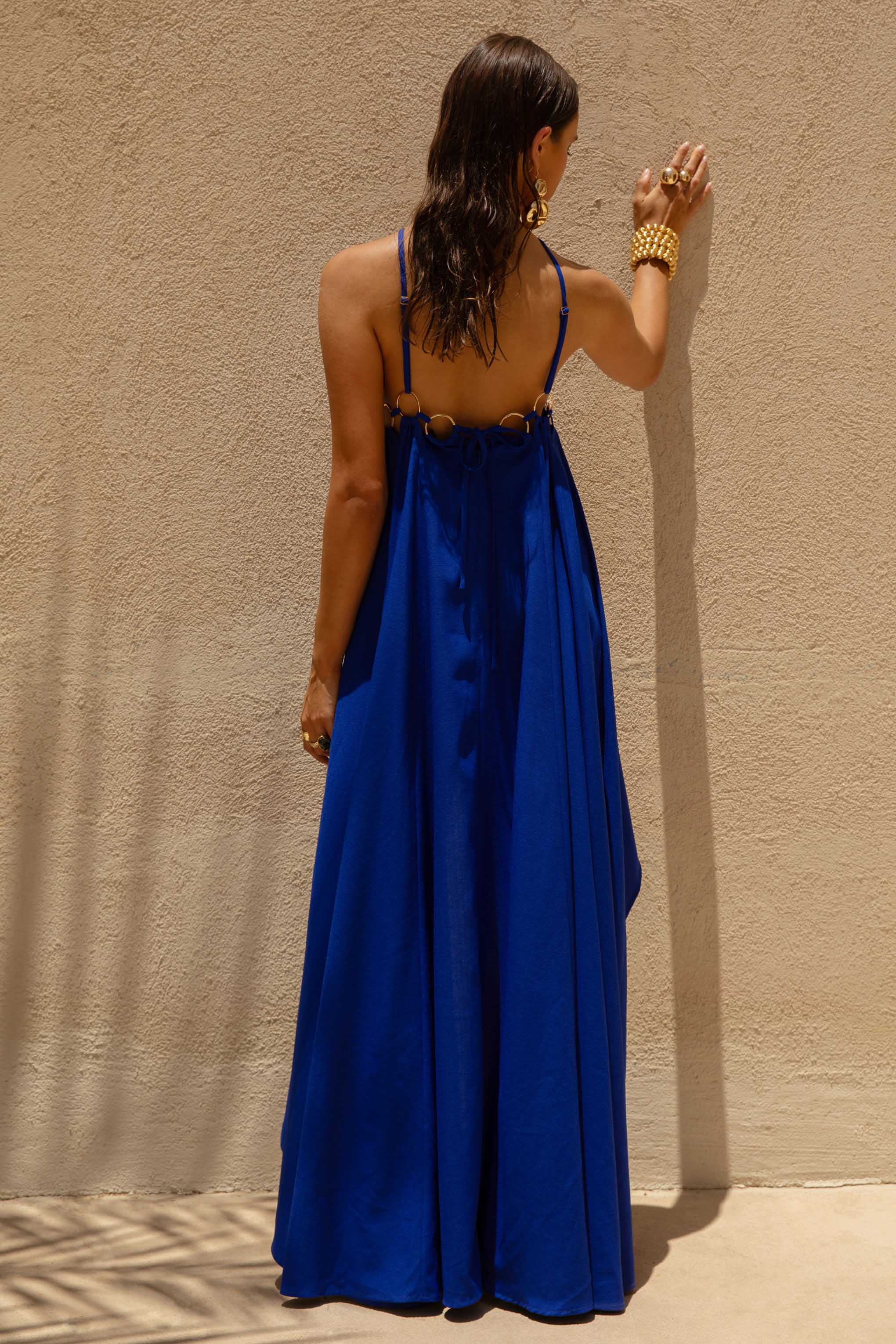 Amiya | Robe Longue Évasée en Lin Bleu avec Détails Découpés - Image 3