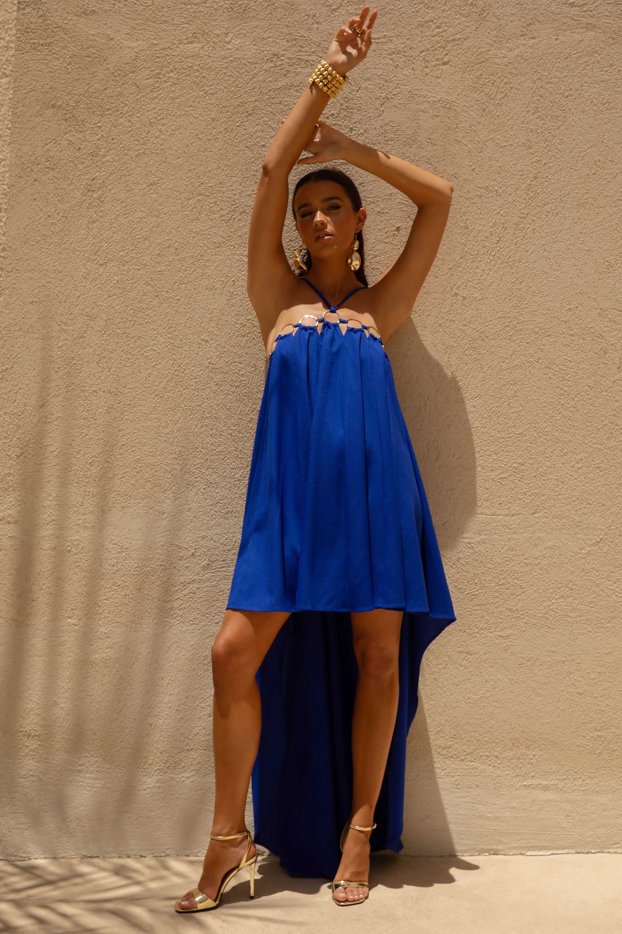 Amiya | Robe Longue Évasée en Lin Bleu avec Détails Découpés - Image 5