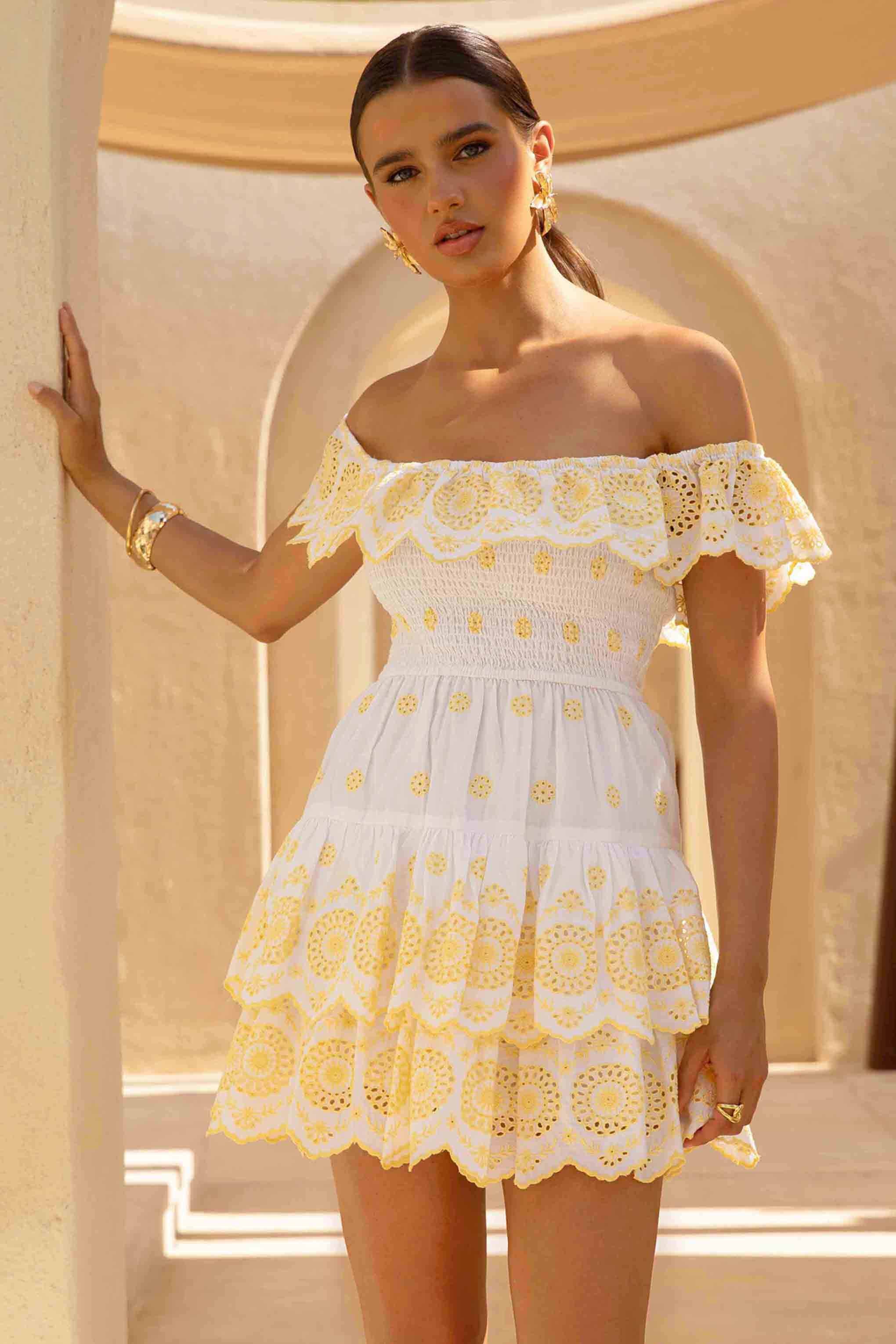 Andrea | Mini-robe en broderie jaune citron et blanc - Image 5