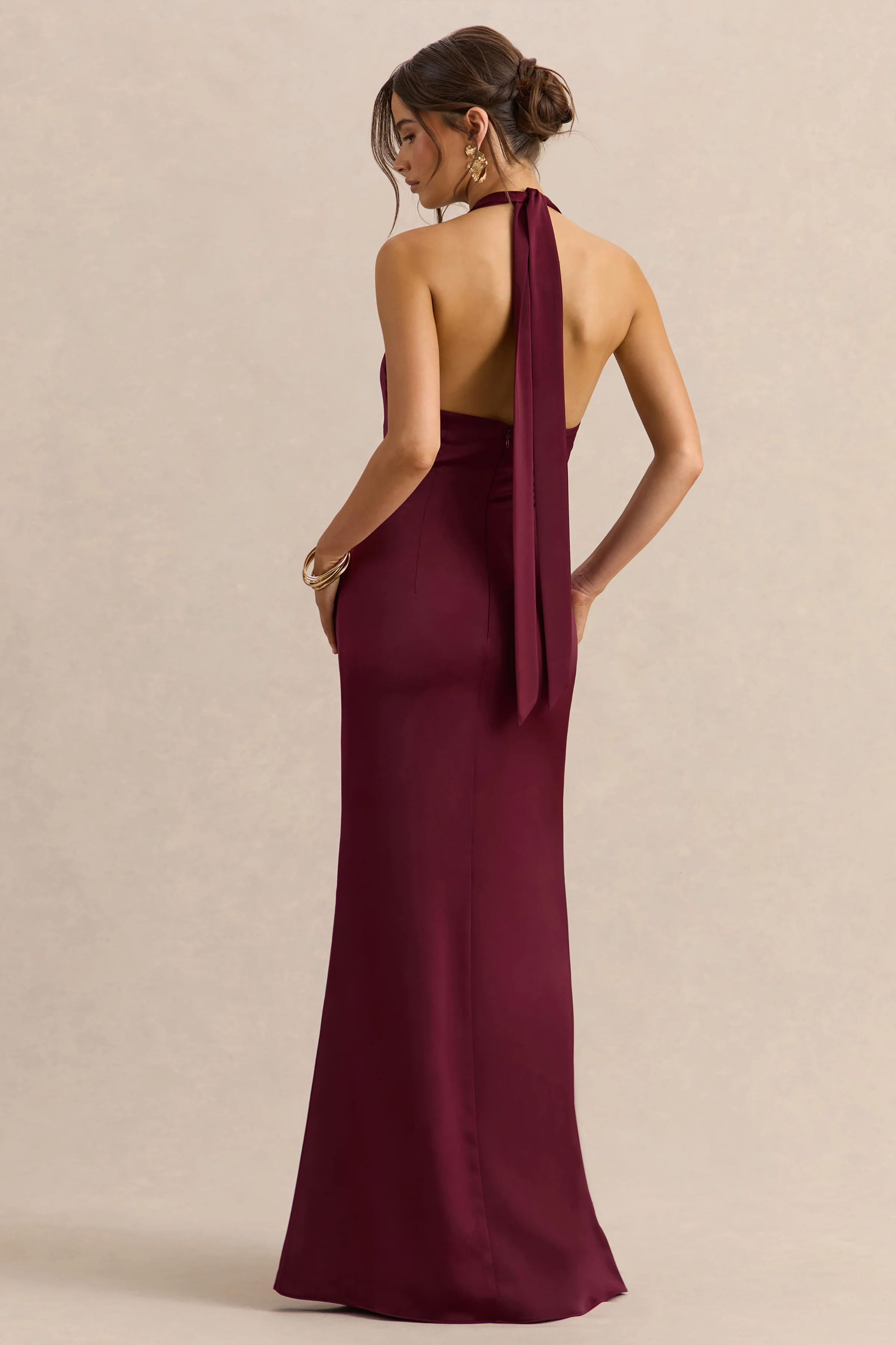 Aralisse | Robe longue en satin bordeaux à col drapé - Image 2