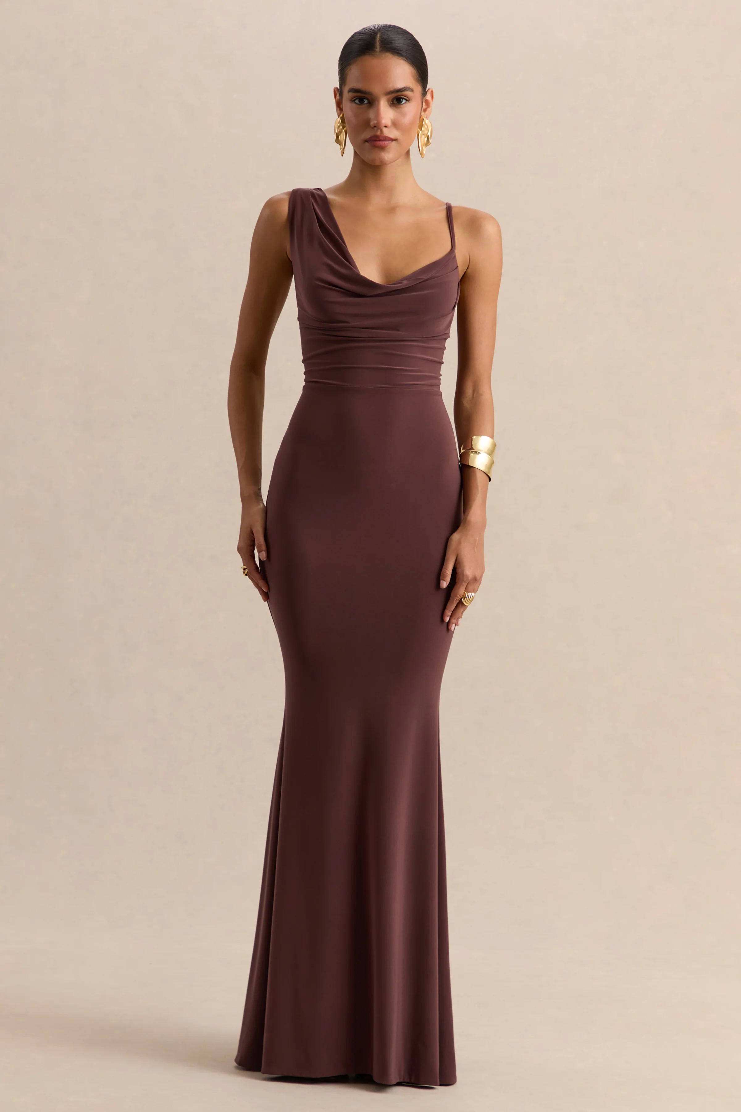 Armelia | Robe longue marron à encolure drapée avec détail écharpe - Image 4