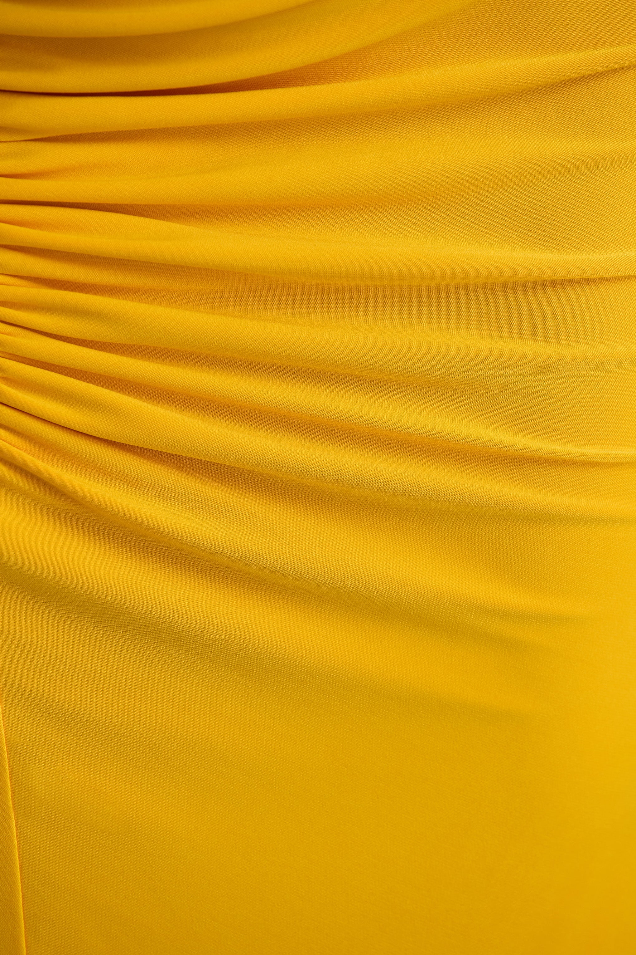 Diva | Robe longue jaune à encolure fendue avec détails froncés - Image 6