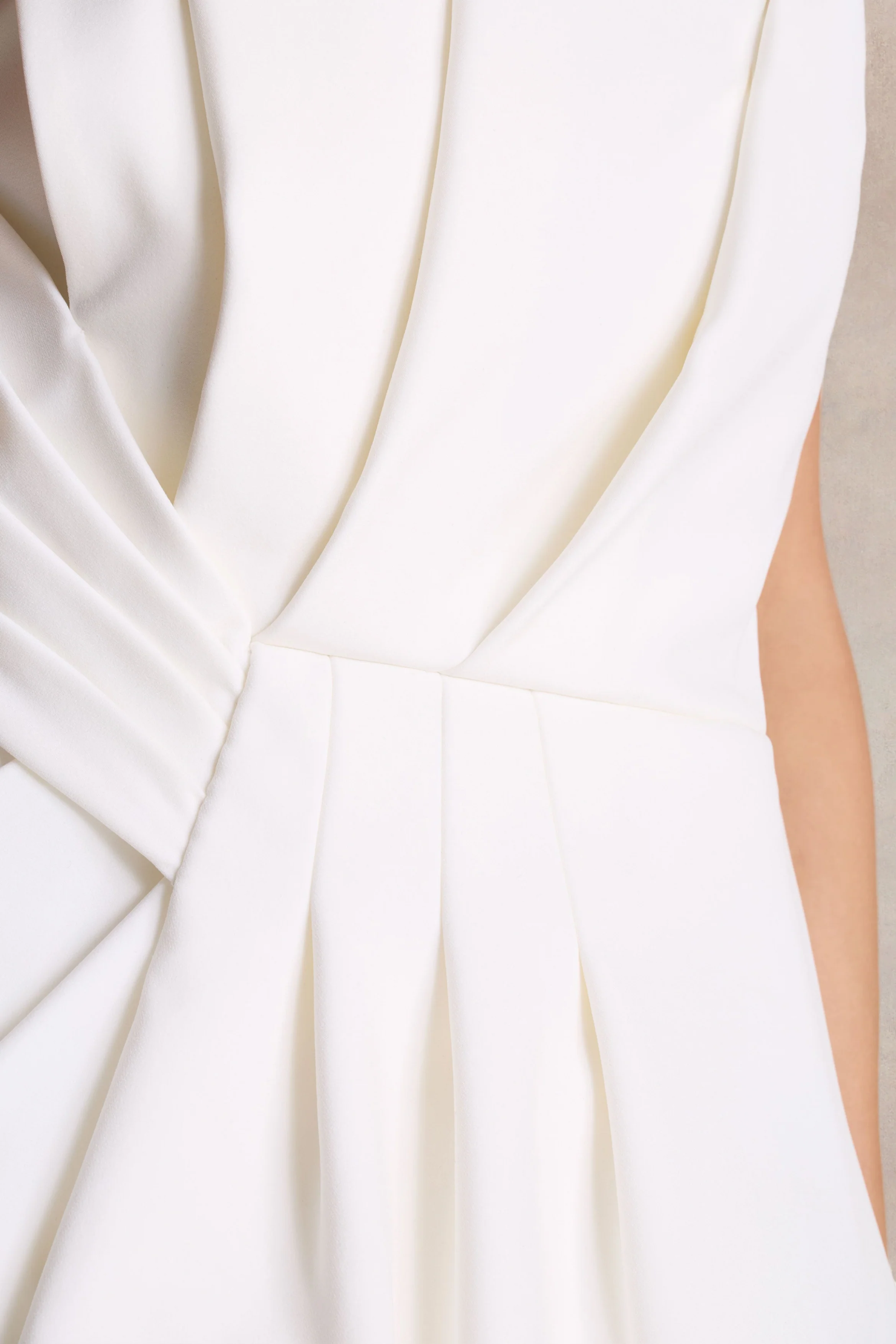 Dreamy Whispers | Robe Longue Fendue à Volants Sans Bretelles Crème - Image 6