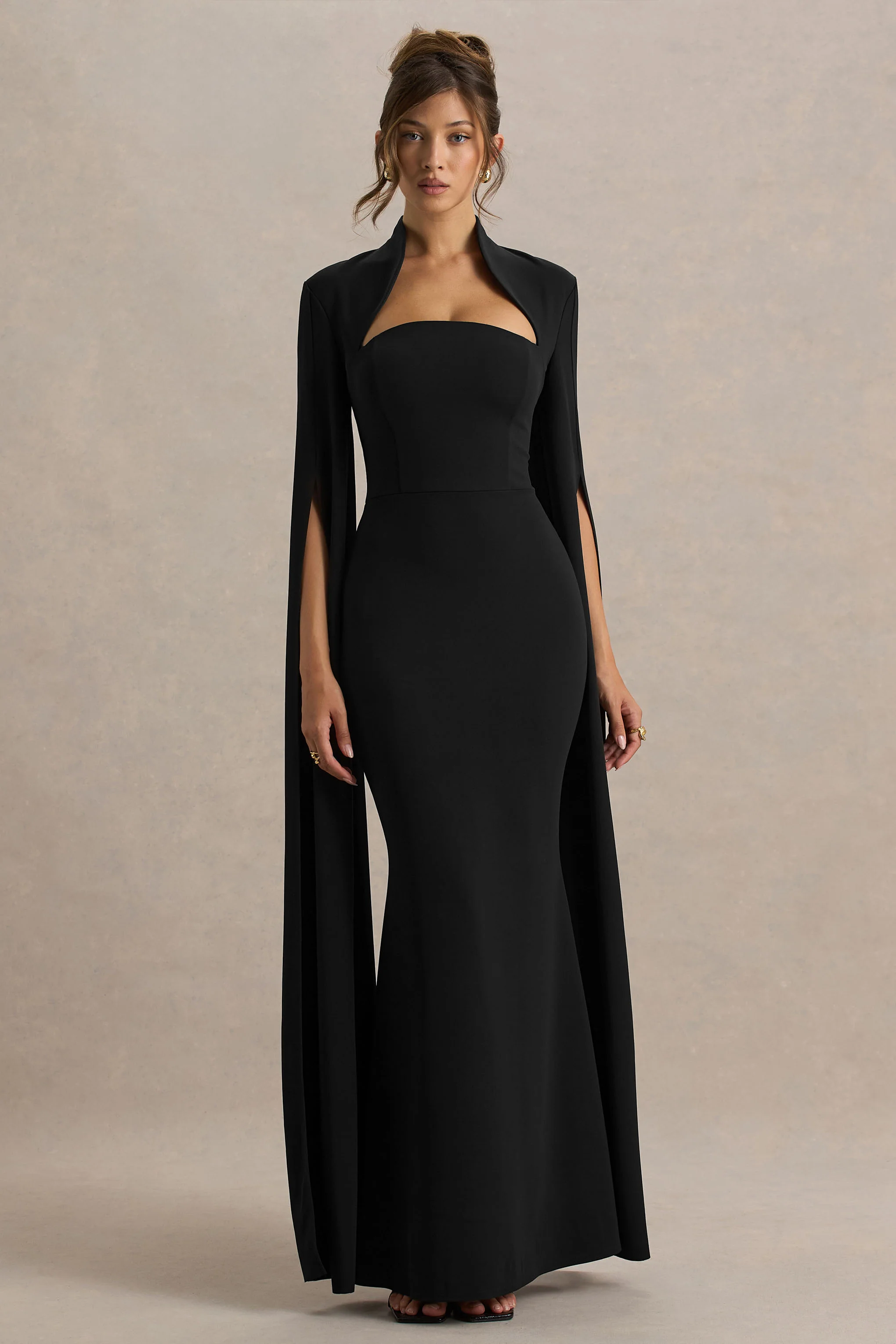 Esme | Robe longue noire à décolleté carré et manches cape - Image 4