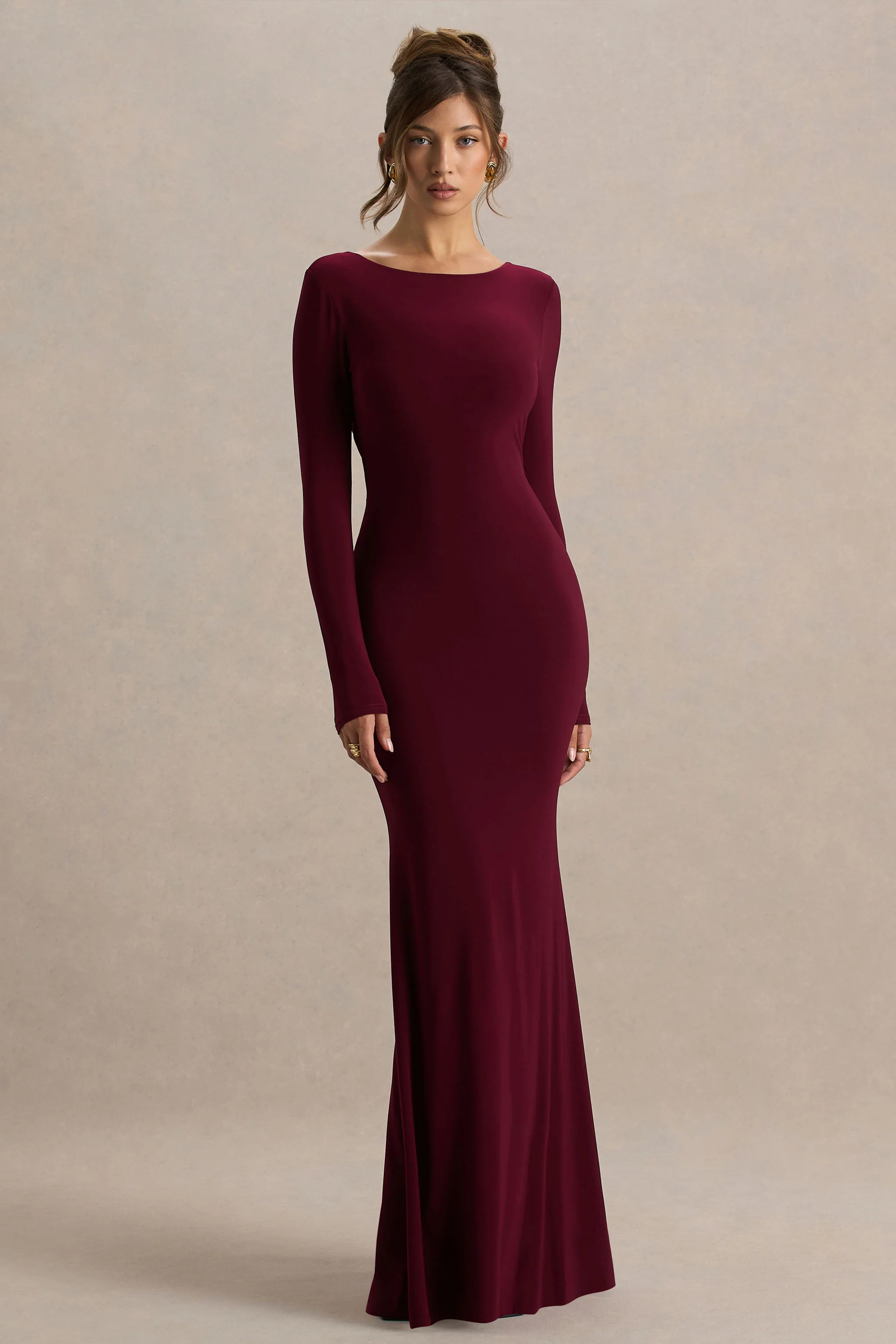 Estelle | Robe longue bordeaux à encolure bateau dos nu et détails en dentelle - Image 2