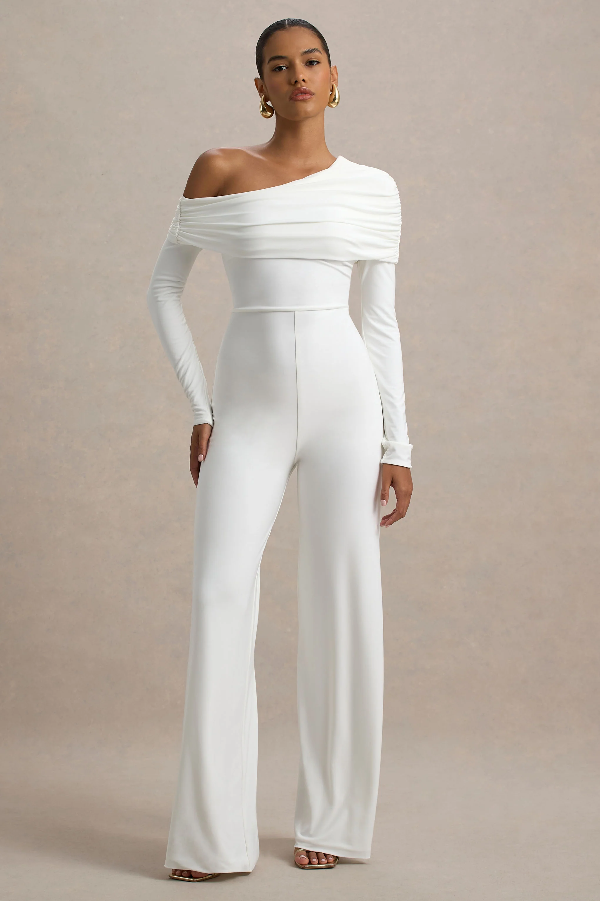 Gracious | Combinaison blanche à décolleté asymétrique - Image 5
