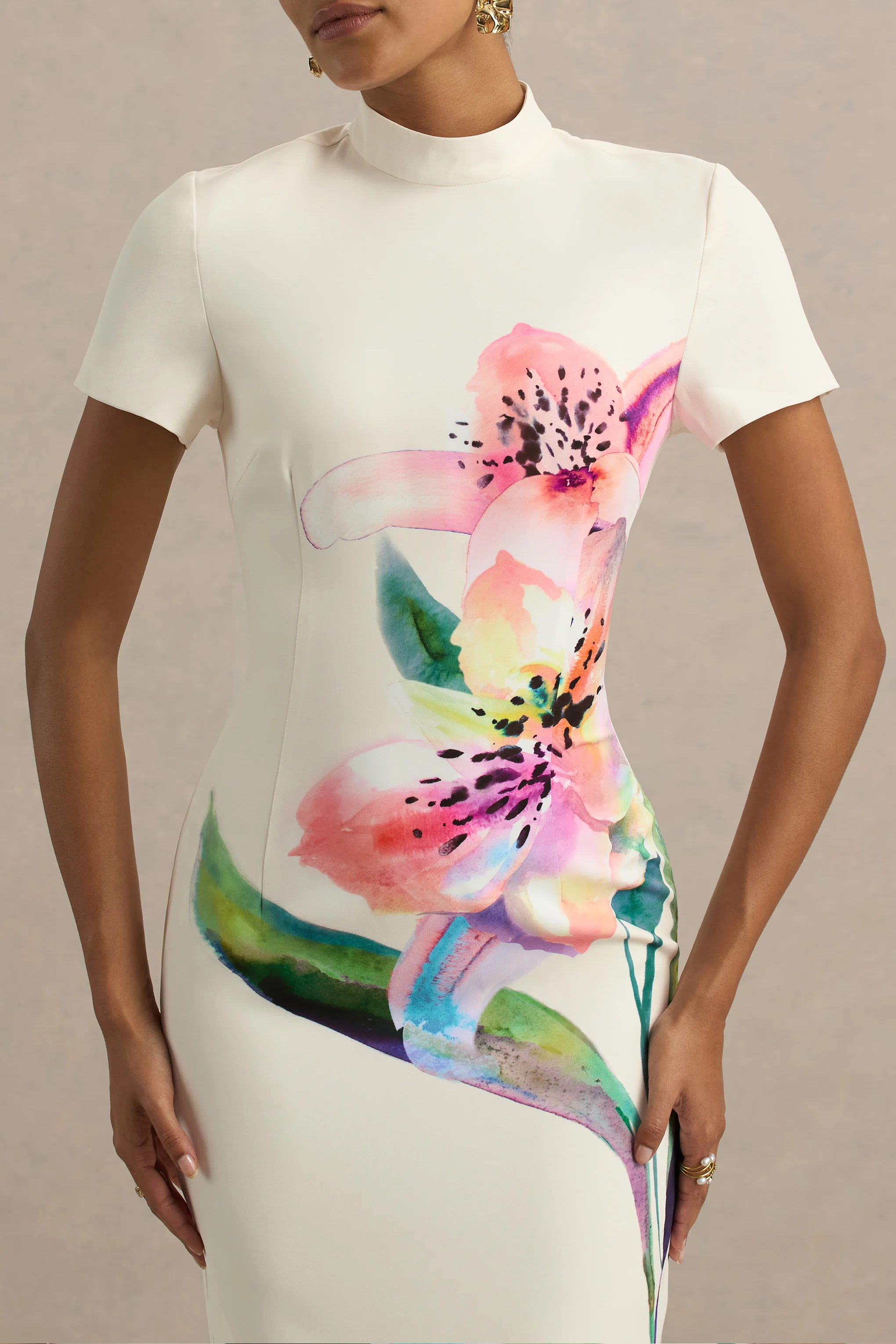 Hessie | Robe longue imprimé lys blanc à encolure haute - Image 5