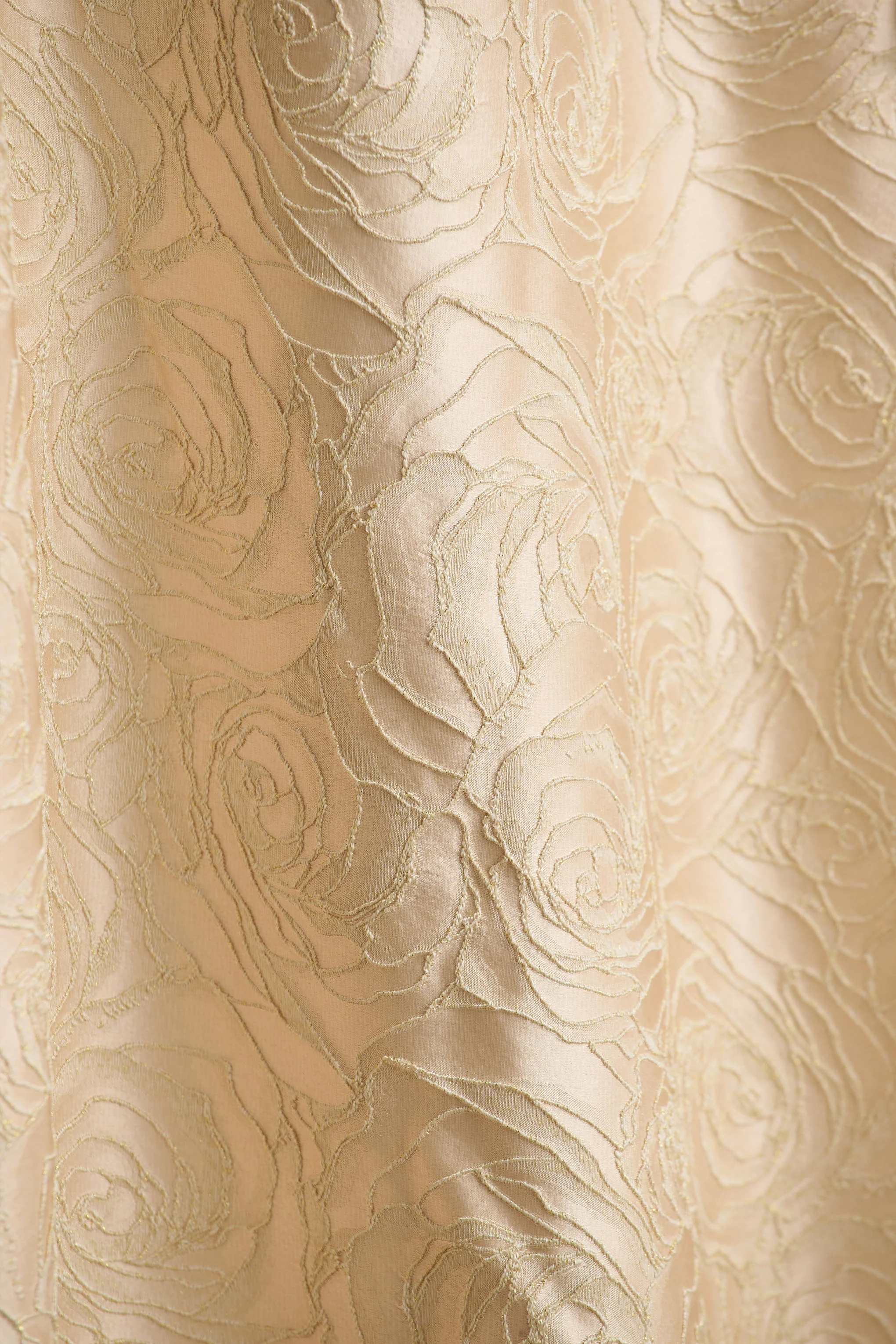 Hypnotic | Robe mi-longue bandeau en jacquard doré - Image 6