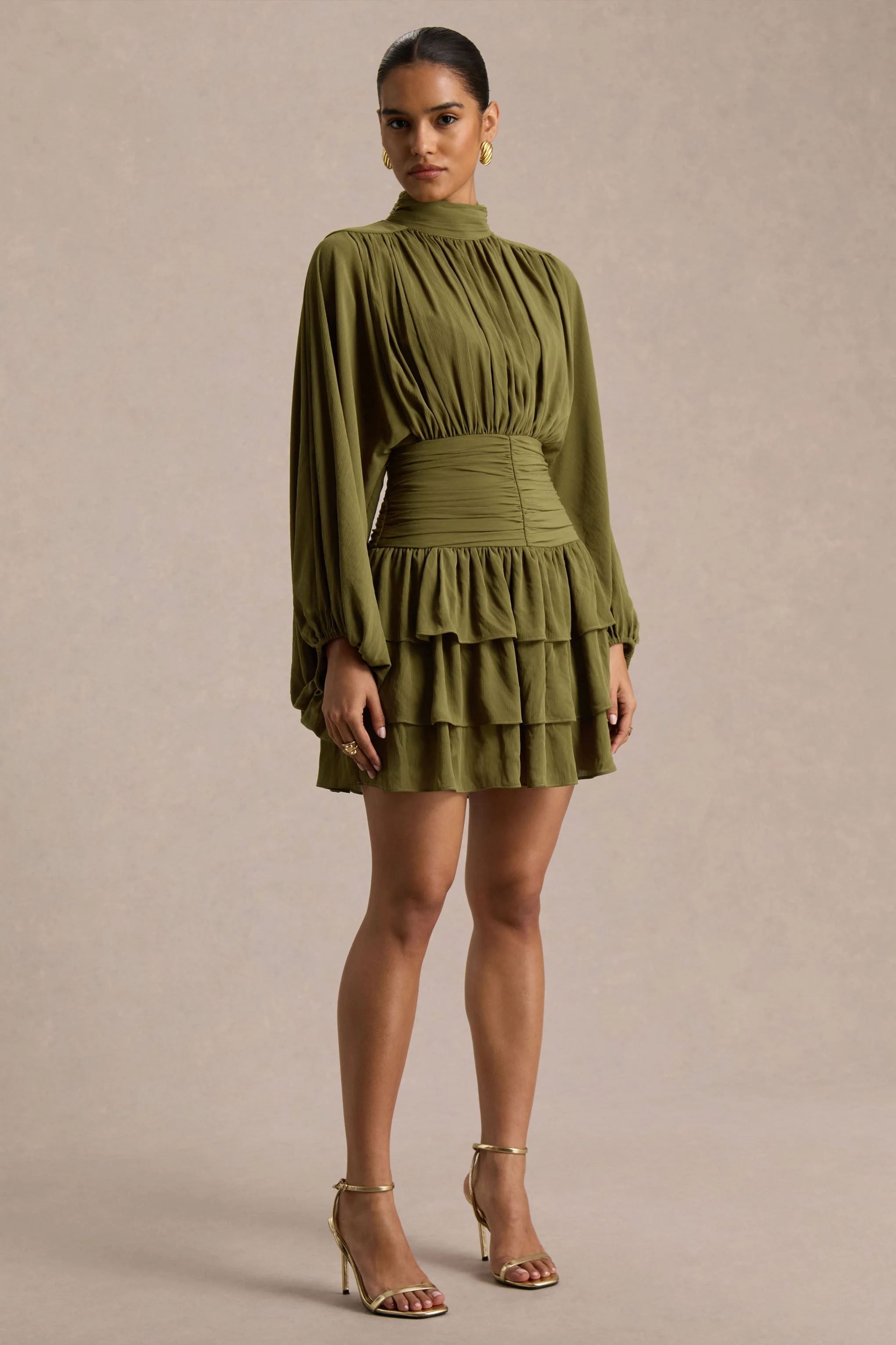 Imma | Mini-robe olive à col montant avec détails volantés - Image 5