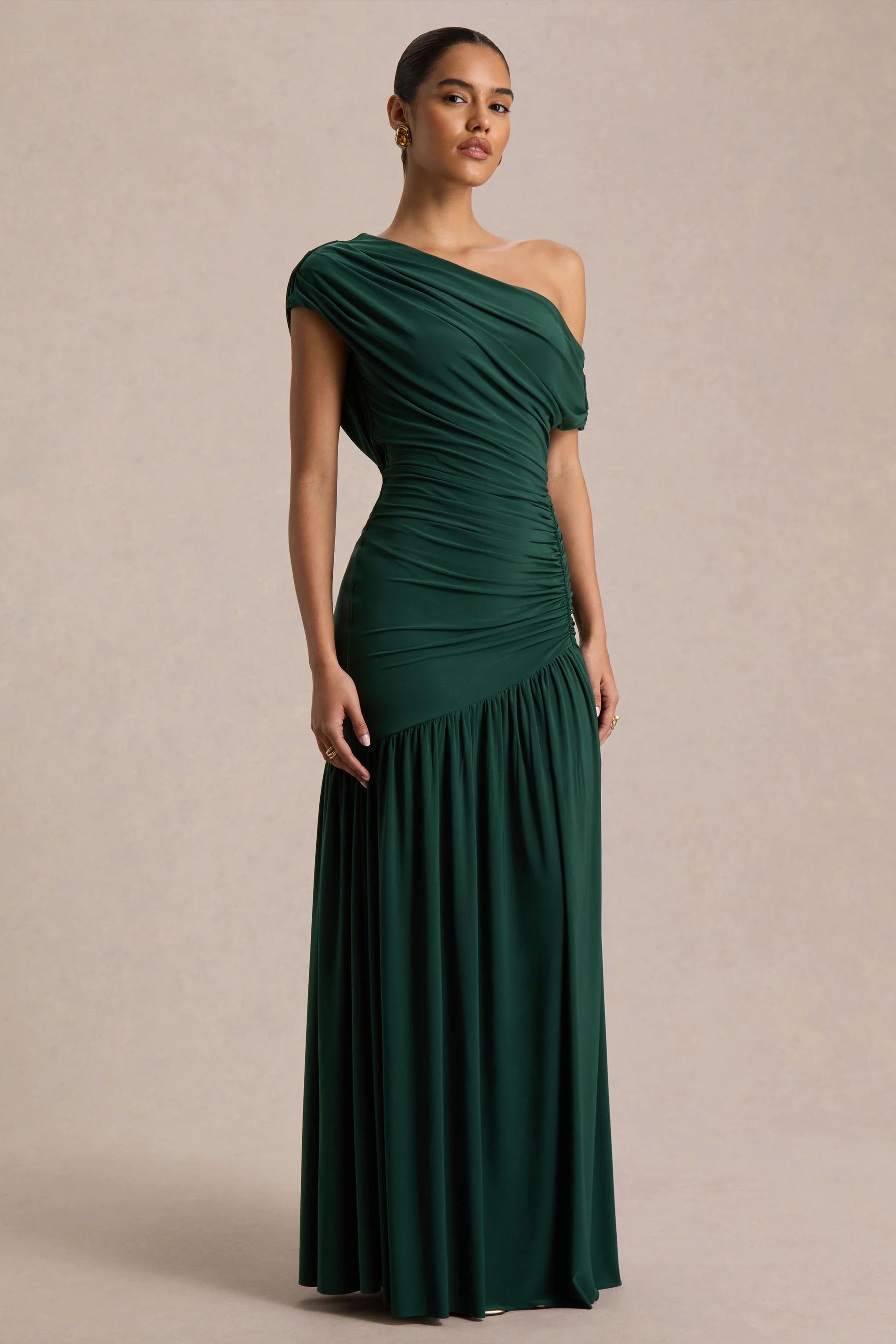 Kady | Robe longue vert foncé à encolure asymétrique avec détails froncés - Image 5