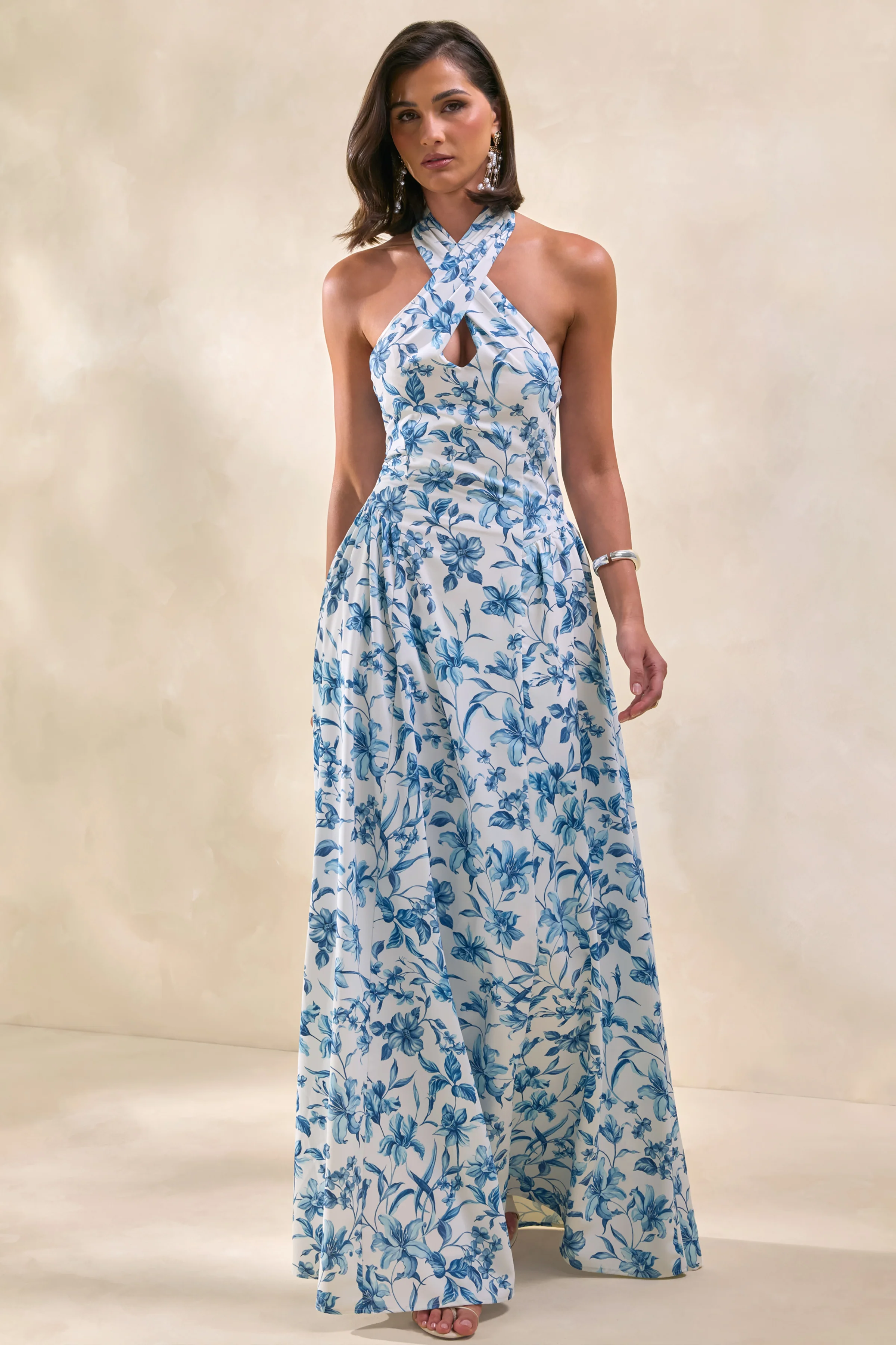 Liana | Robe longue à encolure dos nu avec imprimé porcelaine bleu - Image 5
