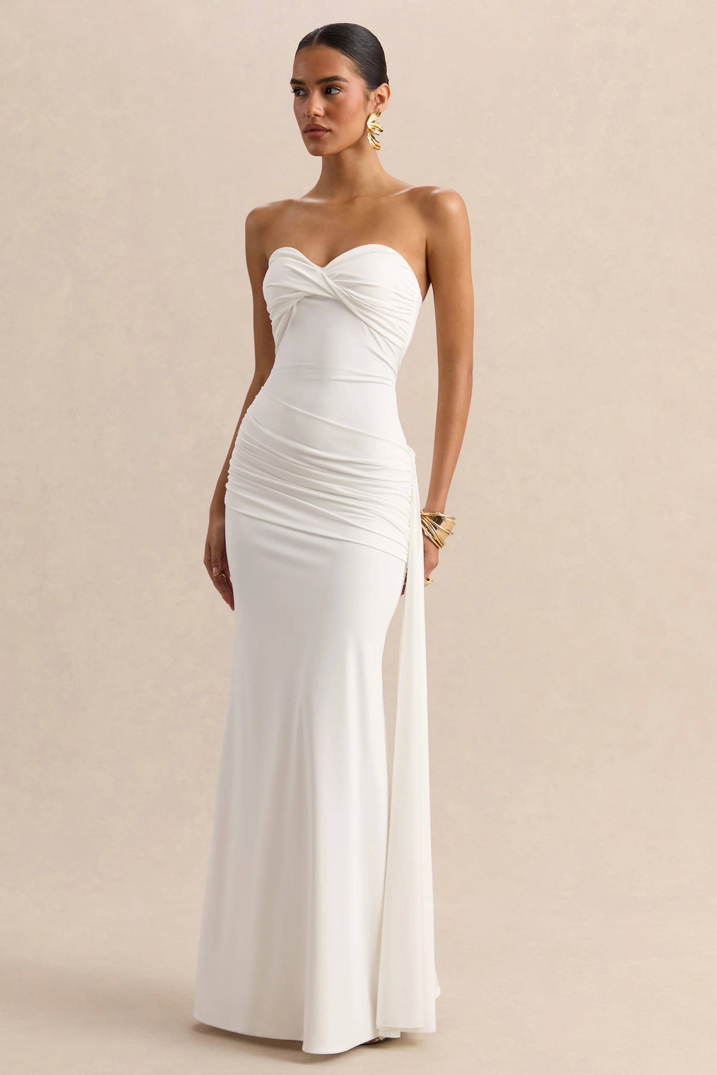 Liramine | Robe longue bandeau blanche avec détails froncés et écharpe - Image 5