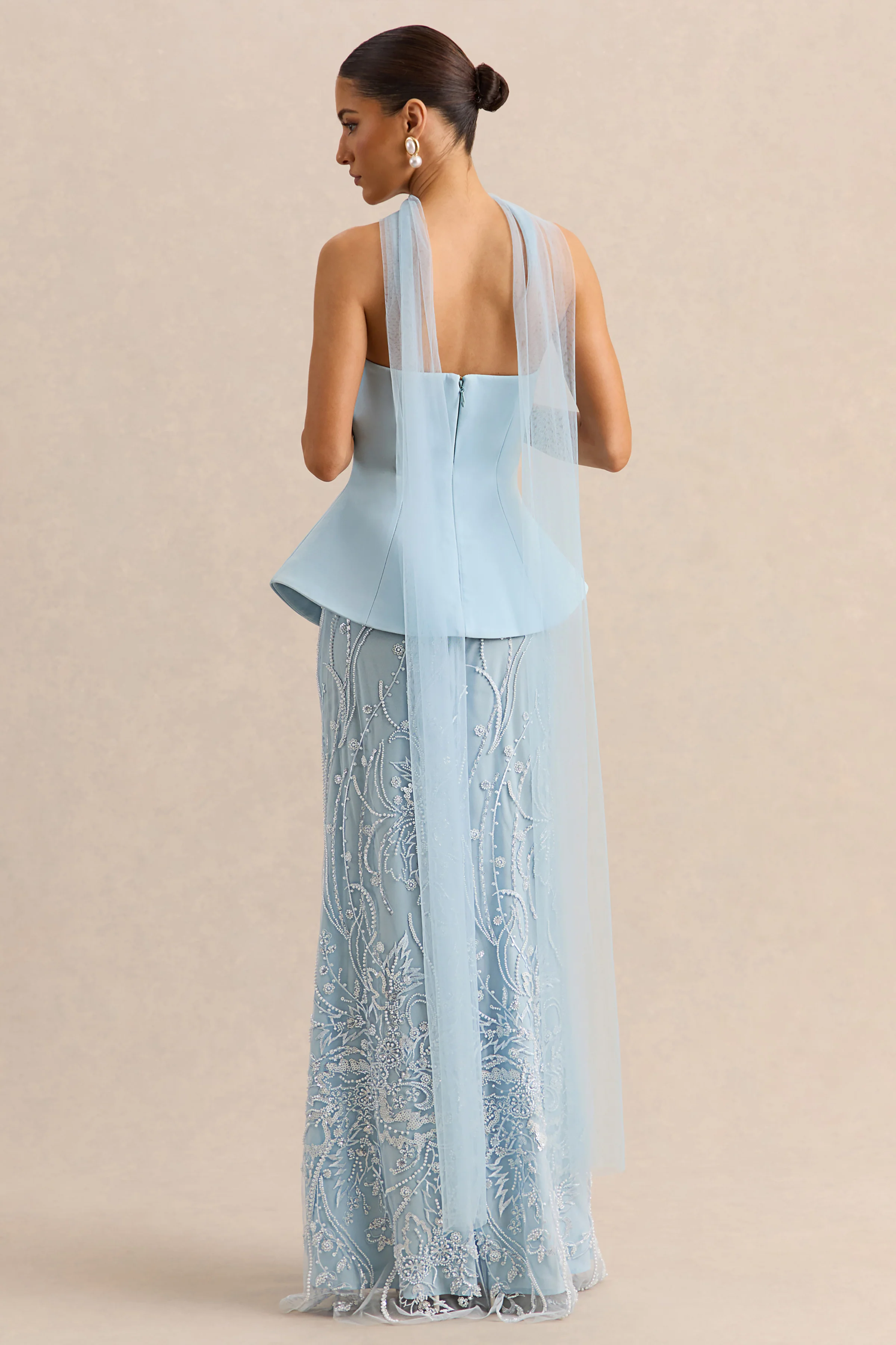 Lorna | Robe longue bleu poudré à encolure bandeau avec détail écharpe - Image 2