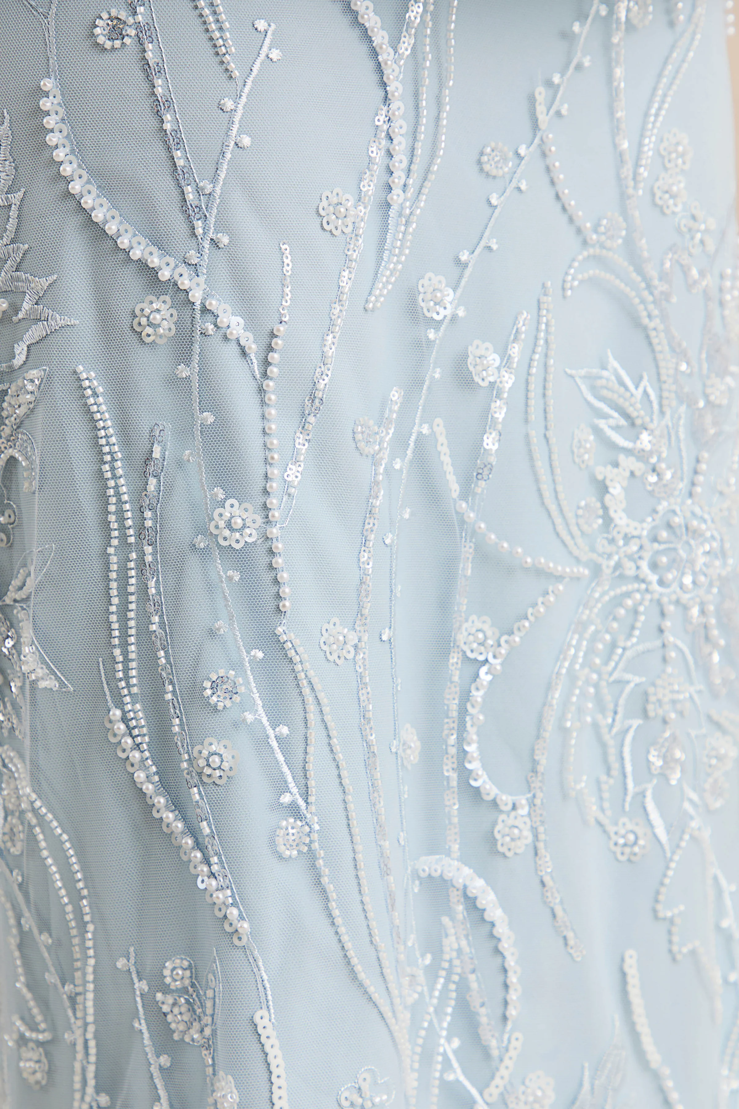Lorna | Robe longue bleu poudré à encolure bandeau avec détail écharpe - Image 7