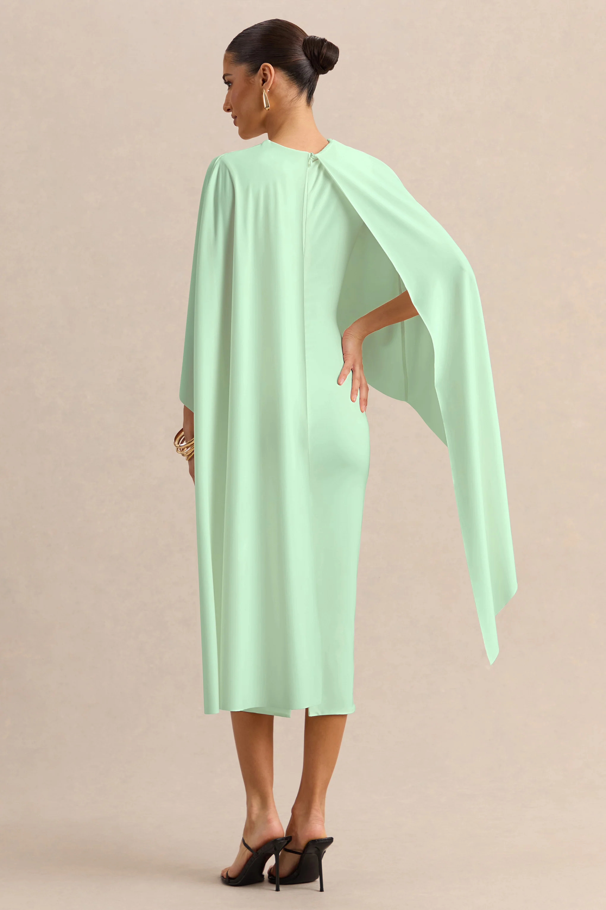 Luxalyn | Robe mi-longue verte à encolure ronde avec détail cape - Image 2