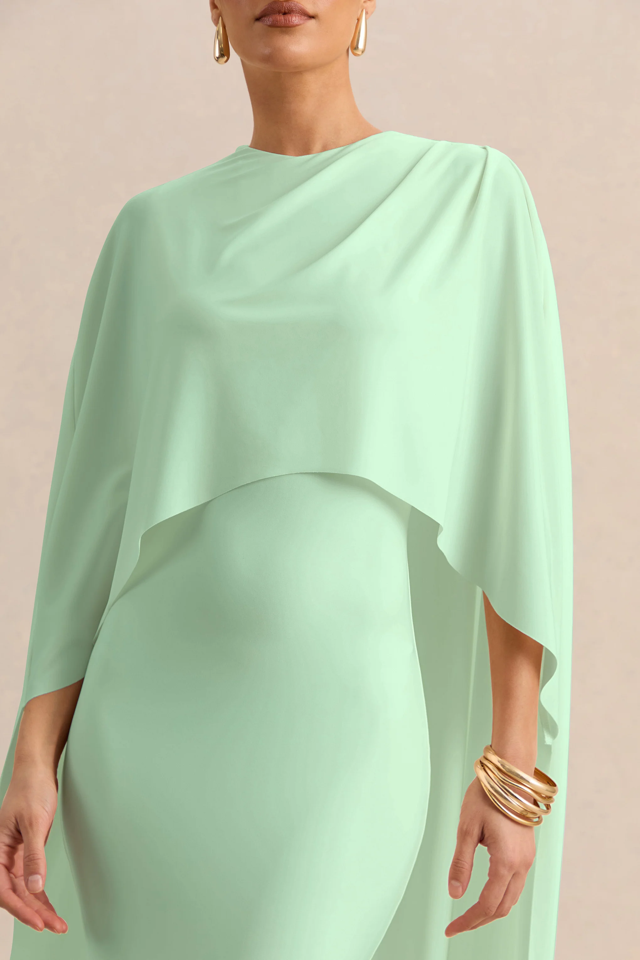 Luxalyn | Robe mi-longue verte à encolure ronde avec détail cape - Image 6