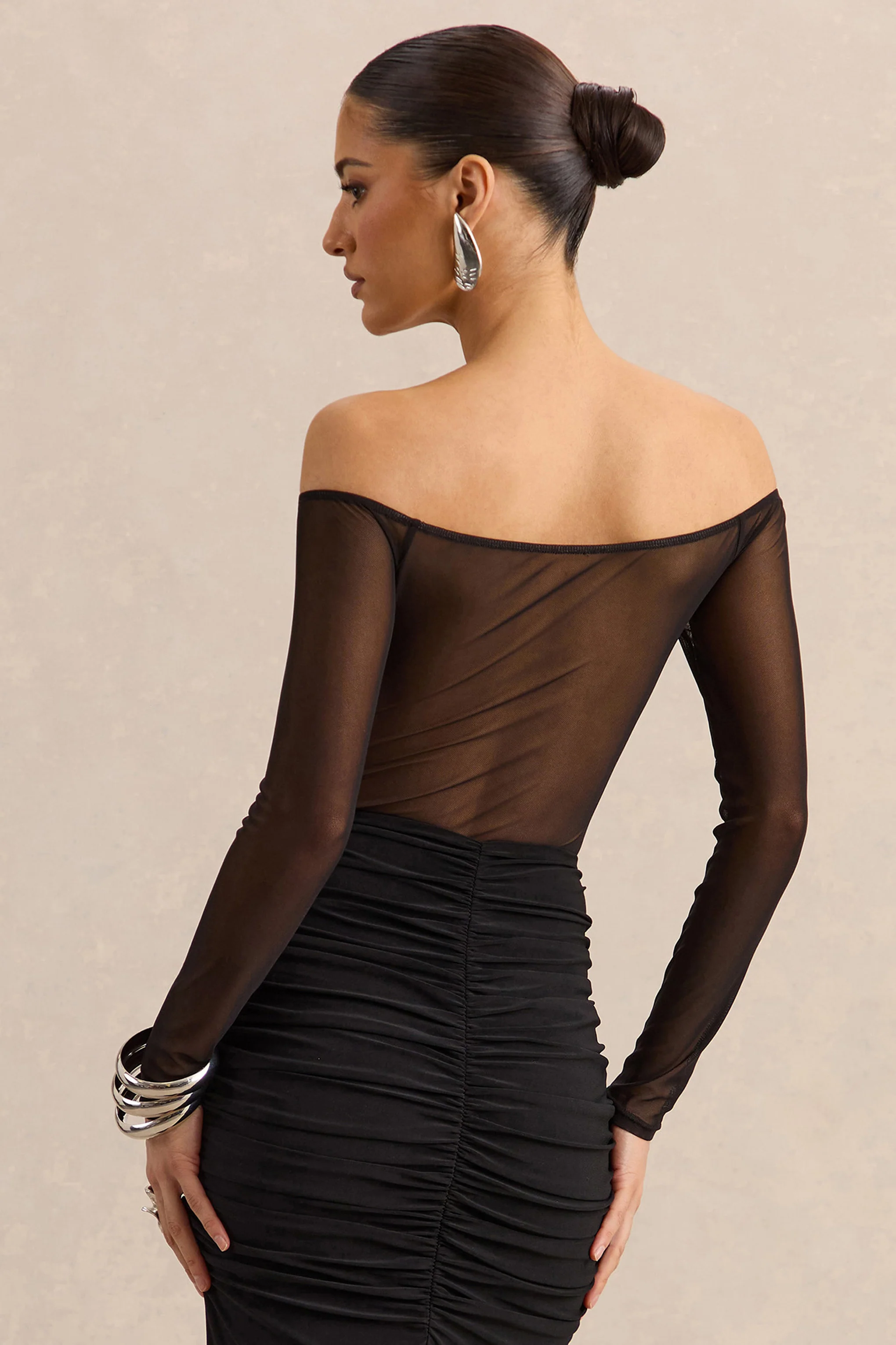 Maira | Body noir en mesh à encolure Bardot - Image 2