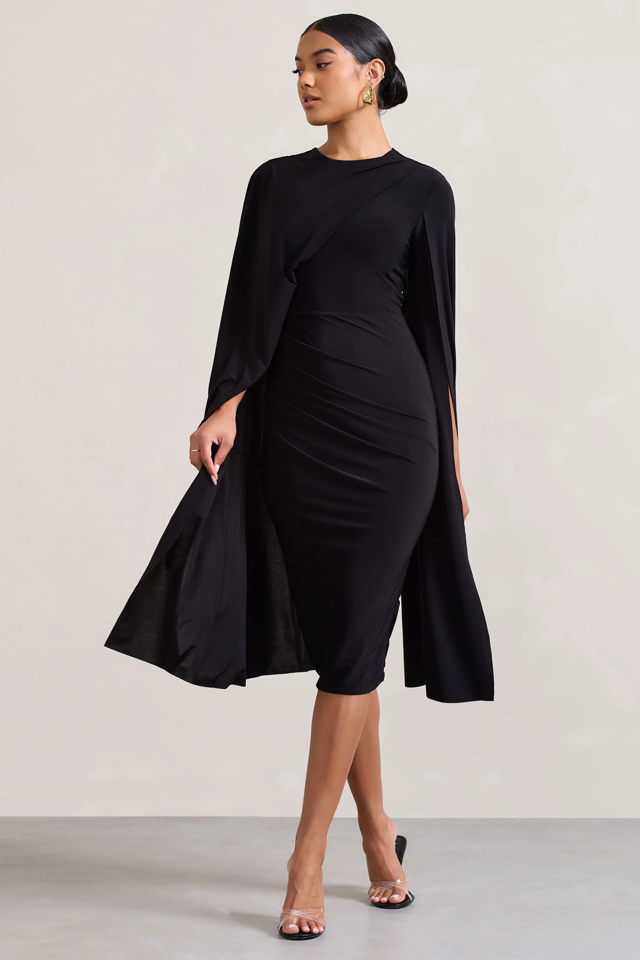 Marysol | Robe mi-longue noire asymétrique avec cape - Image 5