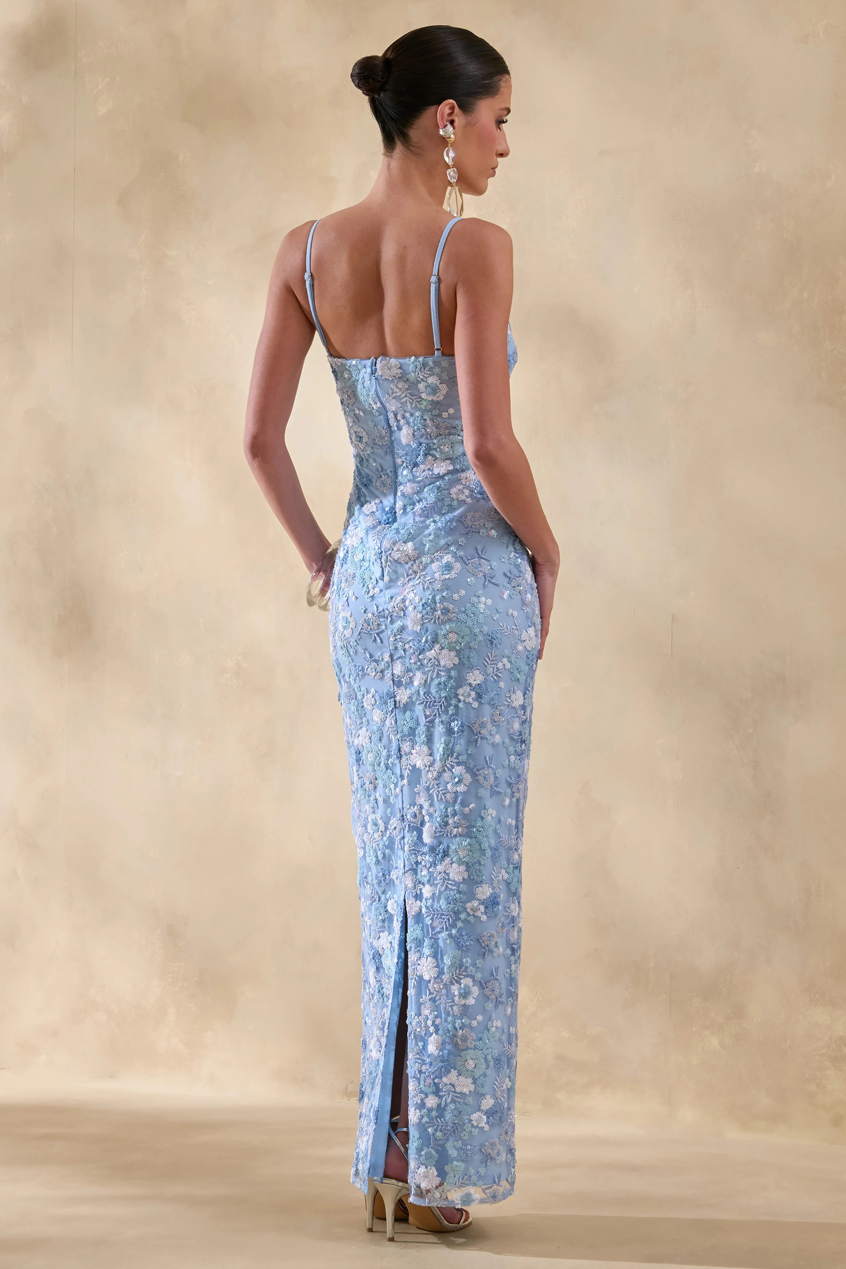 Miren | Robe longue bandeau bleu clair en sequins avec foulard - Image 2