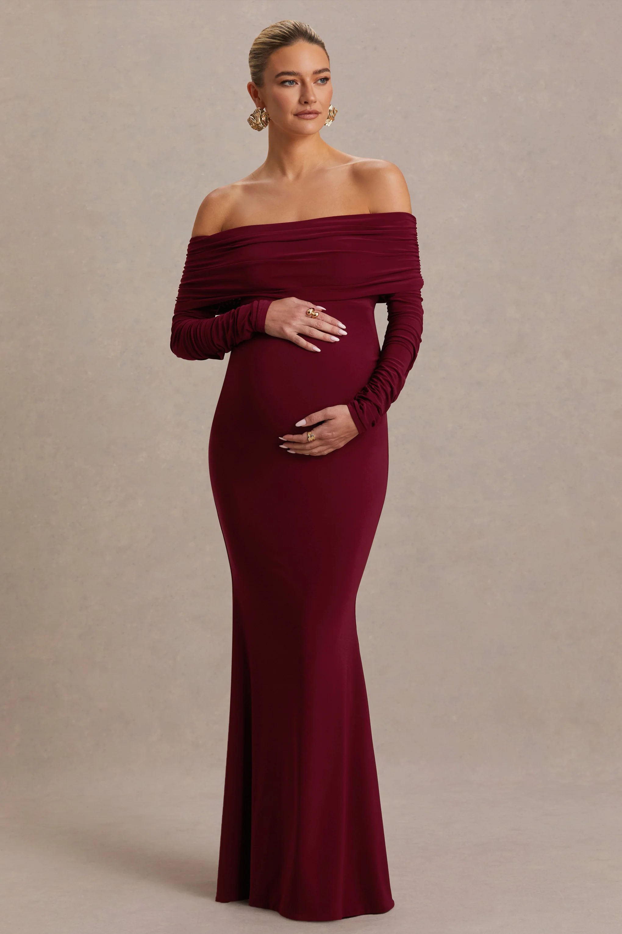 Odessa | Robe longue de maternité couleur baie à encolure bardot et détails froncés