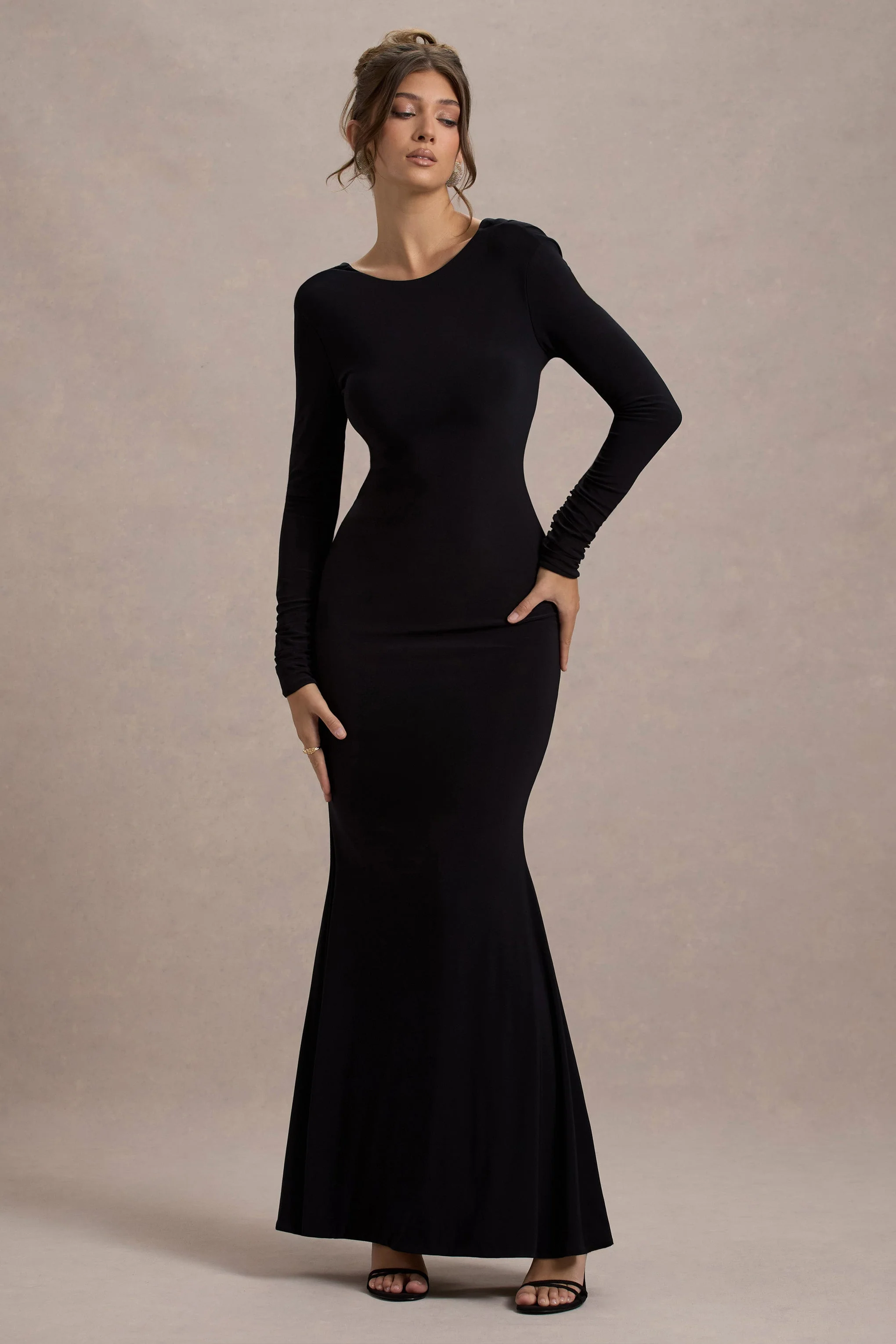 Rosalee | Robe longue noire à manches longues dos bénitier fente et nœuds - Image 5