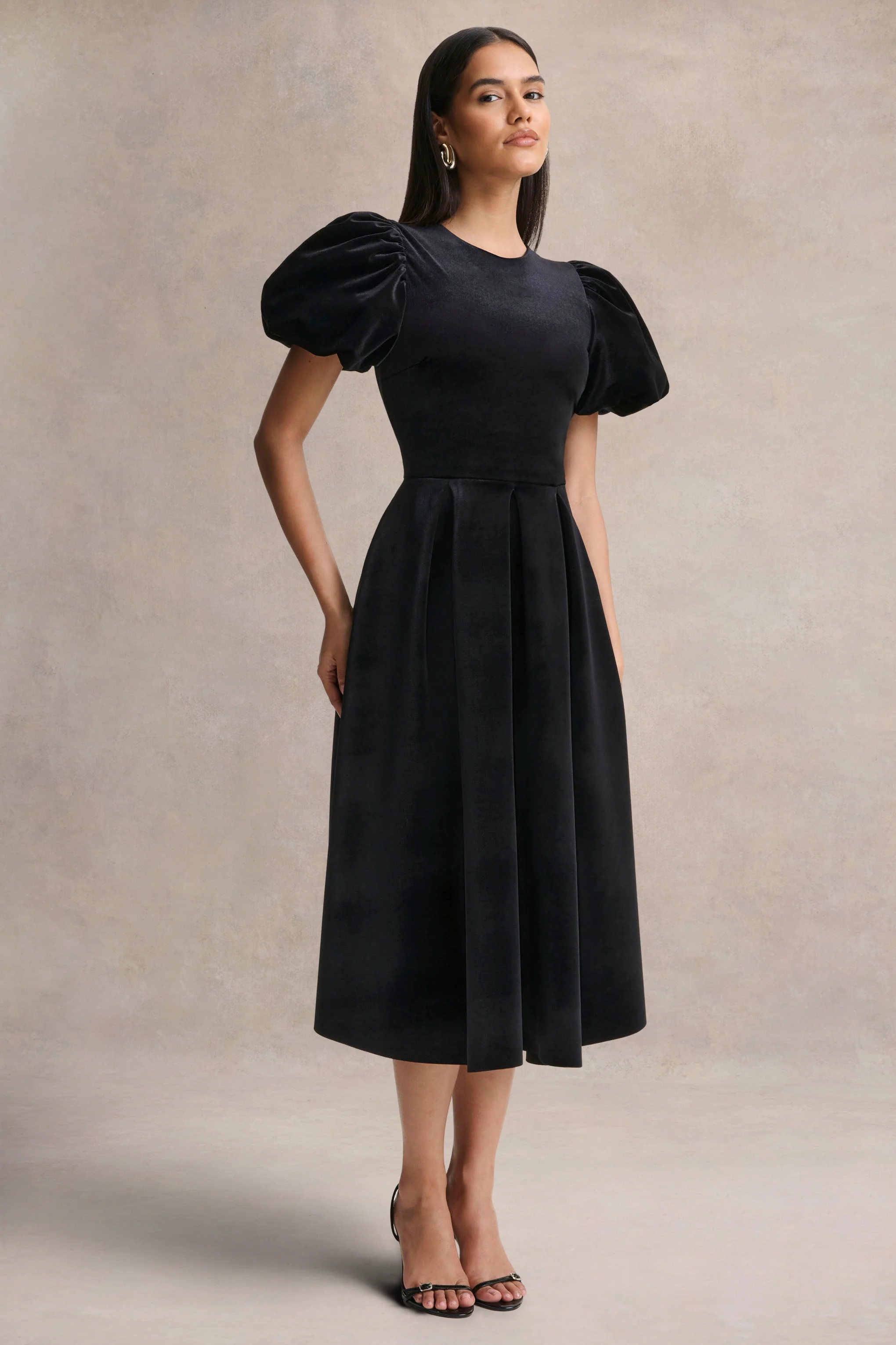 Seraphic | robe mi-longue noire en velours avec manches bouffantes - Image 4