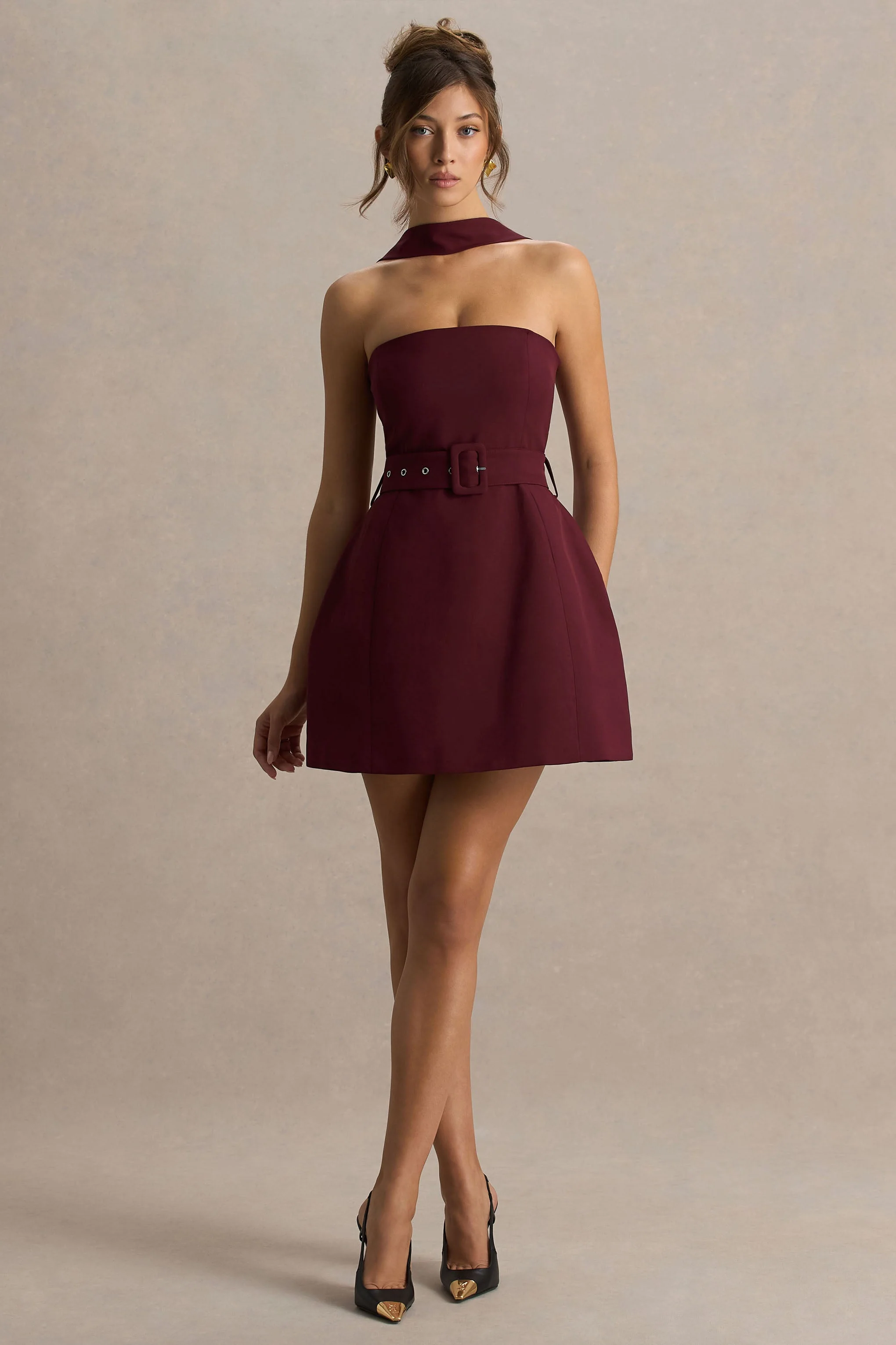 Timberly | Mini-robe cintrée bordeaux à col haut - Image 3