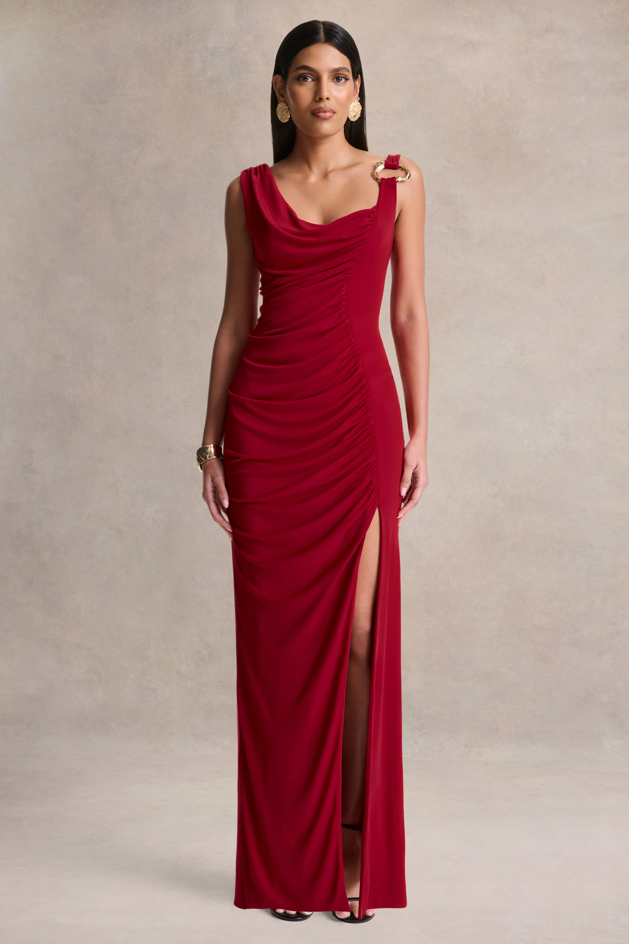 Vesperelle | Robe longue rouge à encolure arrondie avec détails froncés