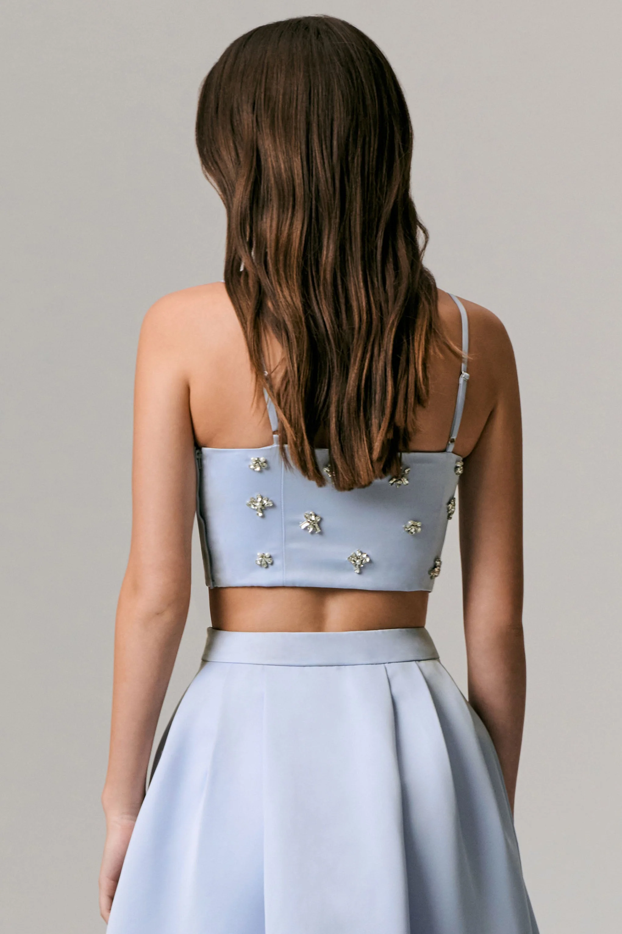 Vienna | Crop top en satin bleu orné - Image 5
